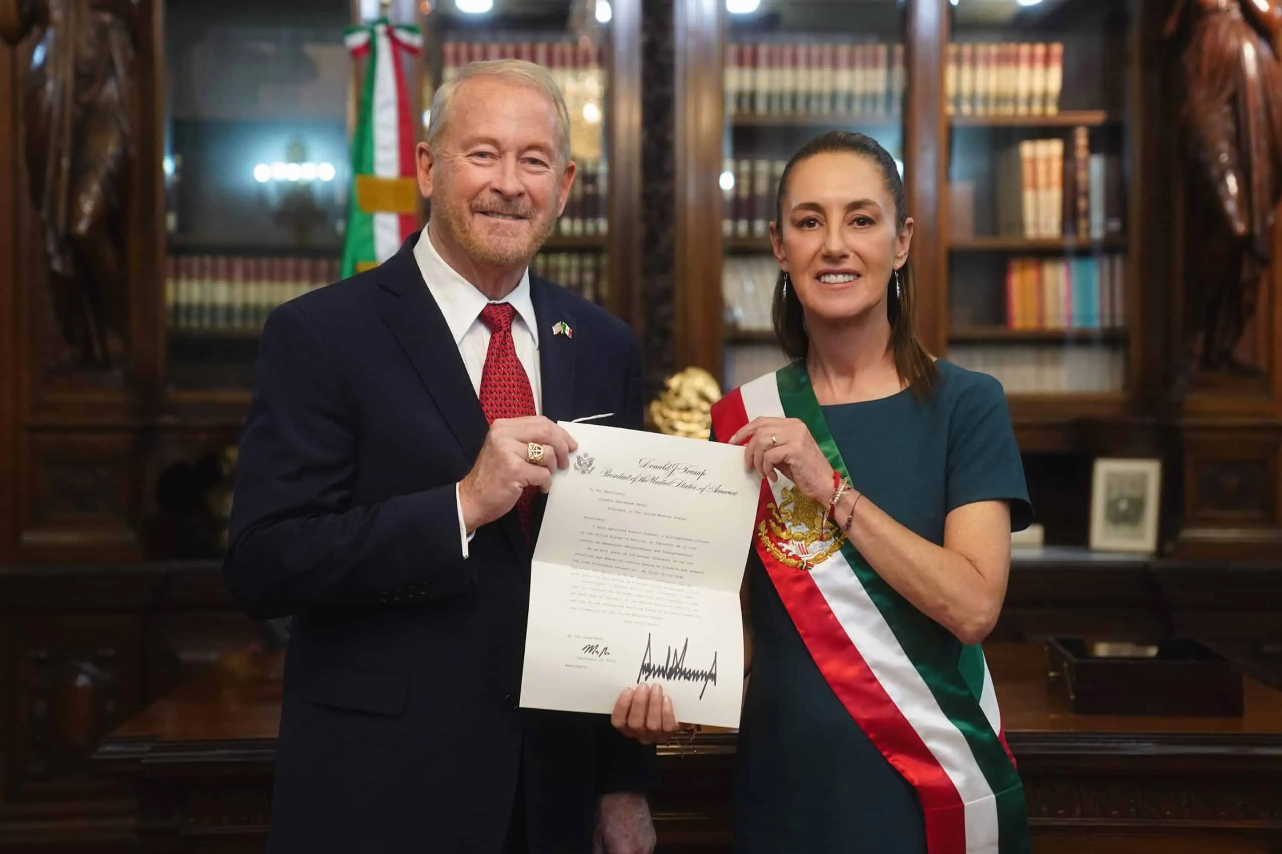 El nuevo embajador de Estados Unidos presentó sus cartas credenciales a la presidenta Sheinbaum.