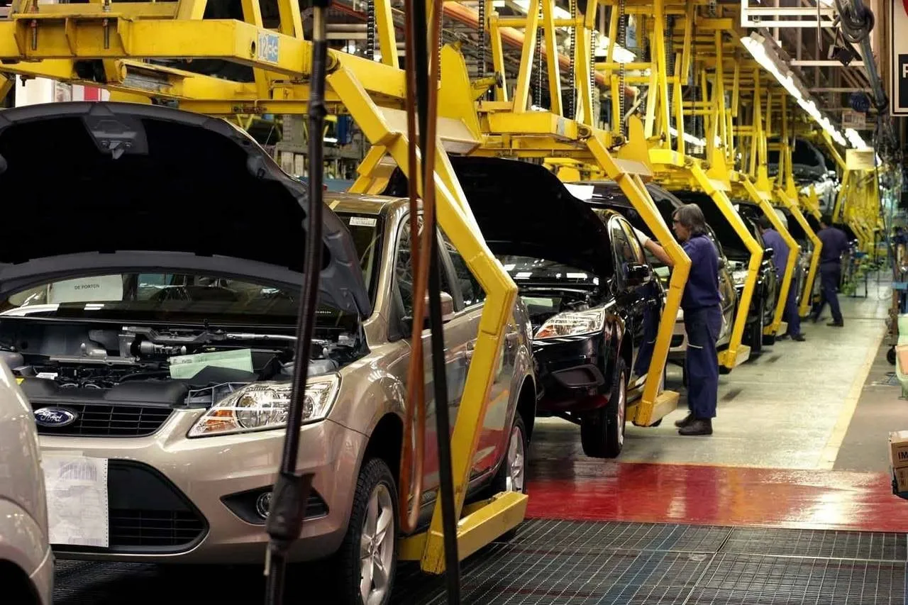 La producción de automóviles disminuyó en el primer trimestre de 2025 en México.