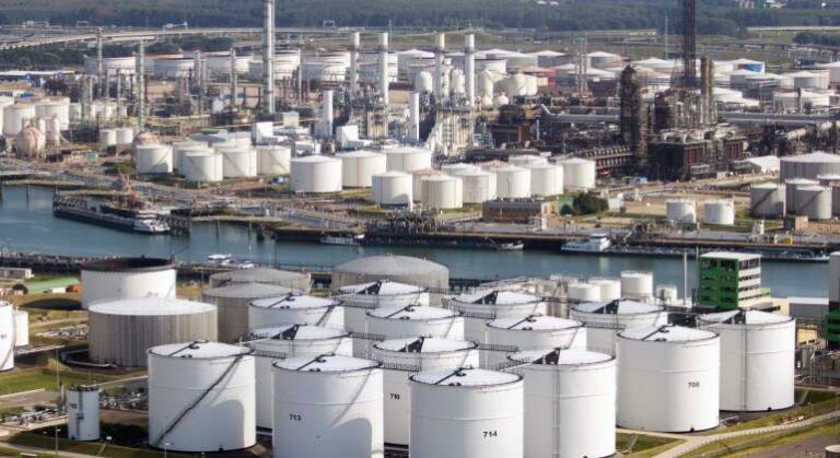 This concept involves collaborating with airports to develop a stepped approach to decarbonise airport facilities, ground operations and transport using hydrogen.