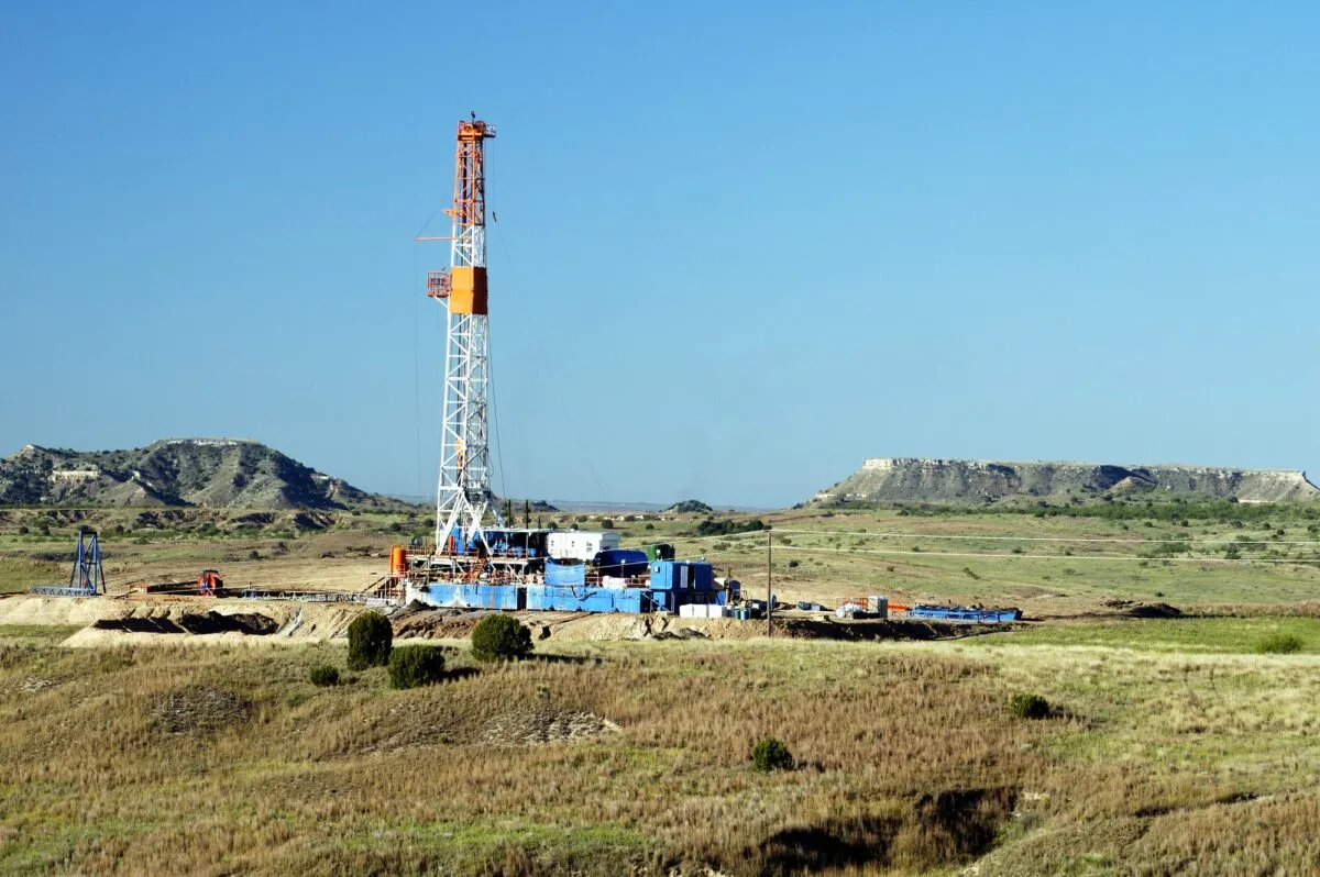 Drilling Rig Deposithphotos