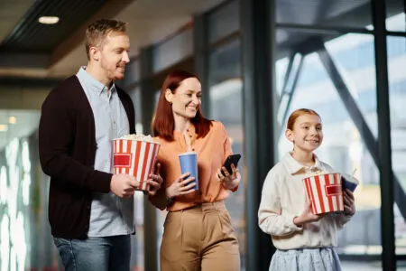 En el cine, el petróleo se convierte en un lienzo para explorar ambiciones humanas, desastres ecológicos y dilemas éticos.