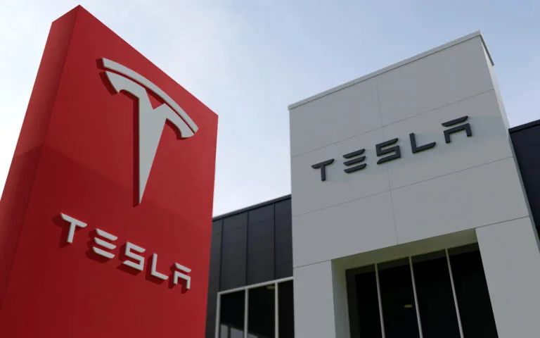 Depositphotos_Tesla