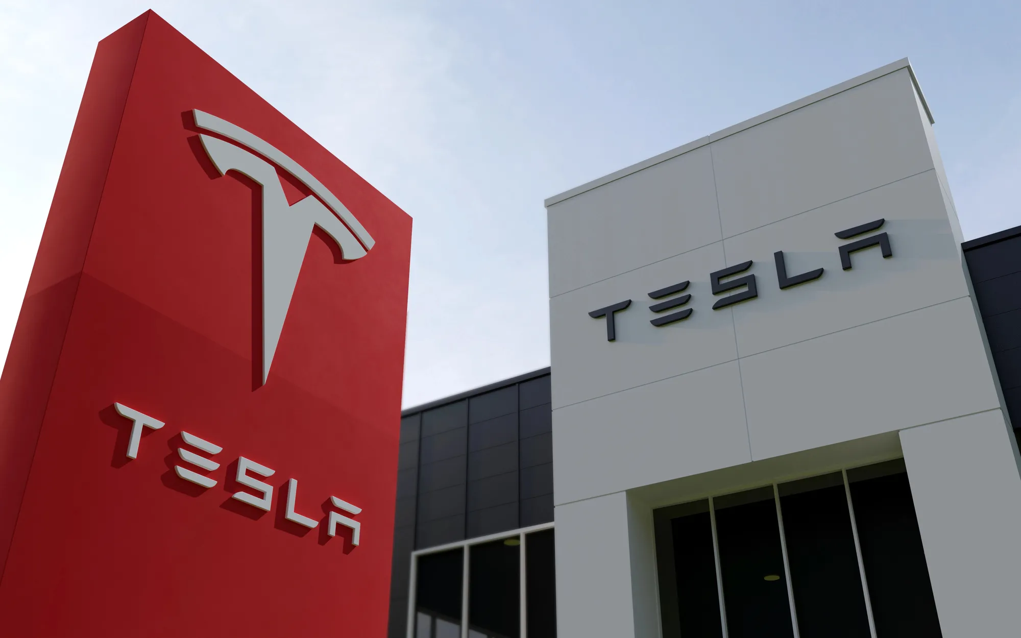 Depositphotos_Tesla