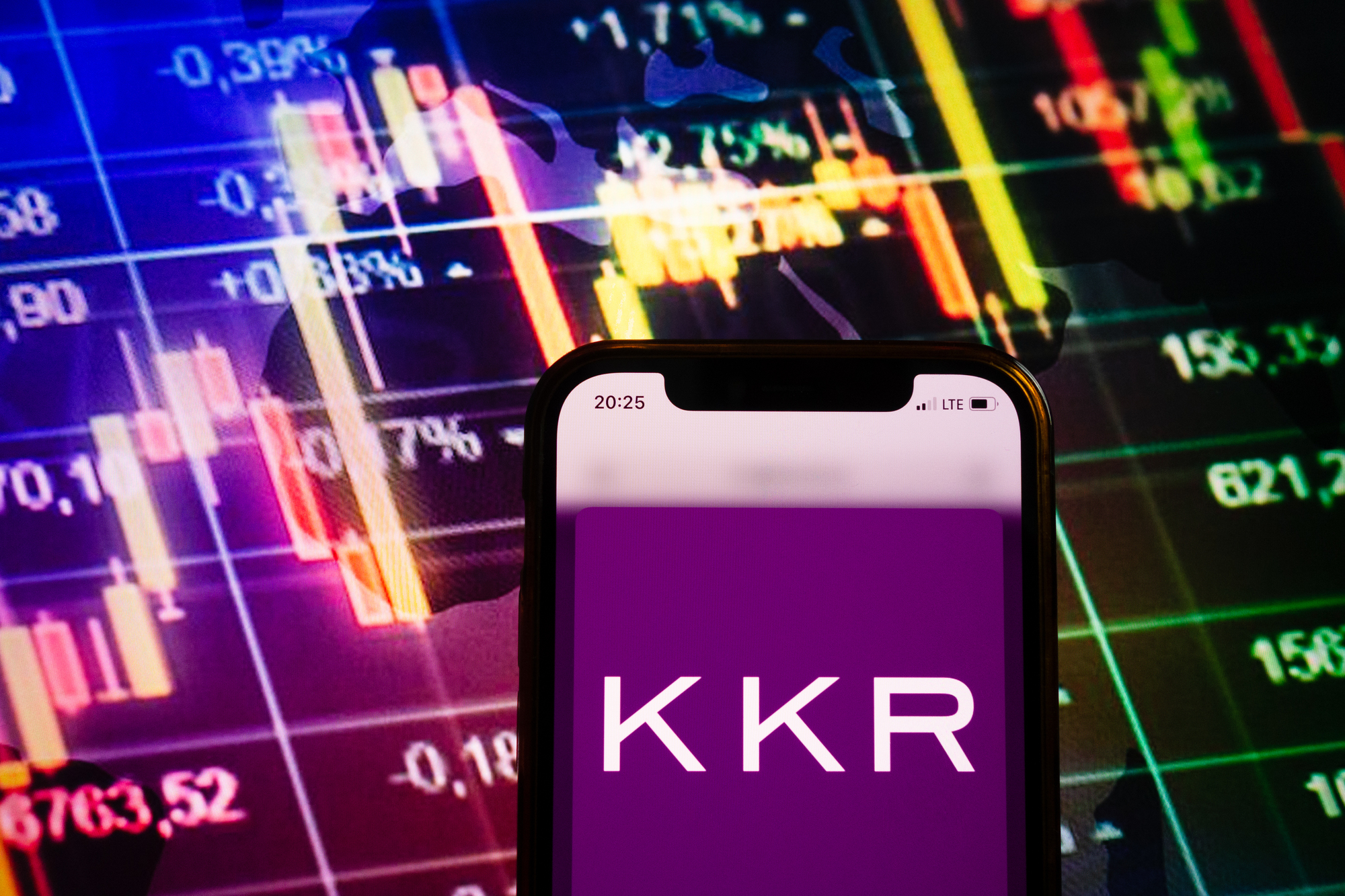 KKR se convierte en accionista mayoritario de Sempra Infr...