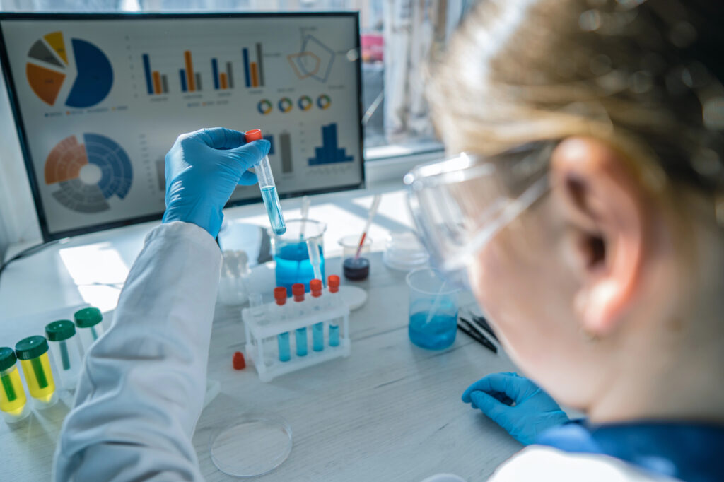 “Laboratorio clínico de Clinique La Prairie con tecnología de diagnóstico de última generación”