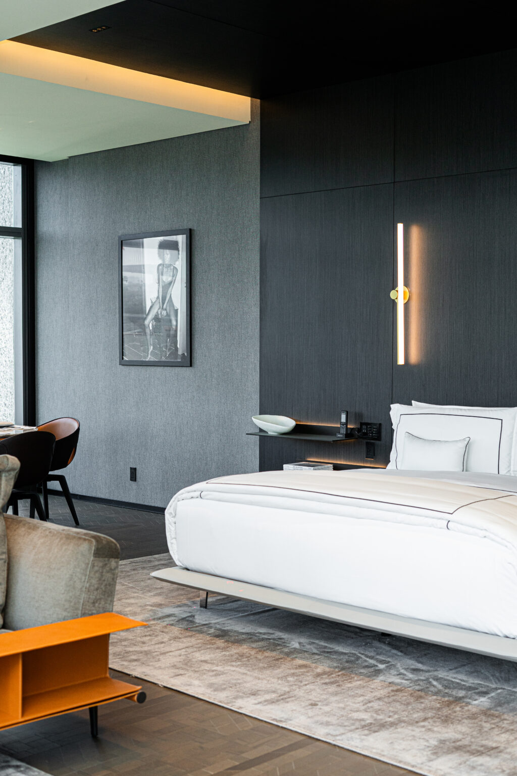 “Vista interior de Alexander Hotel en Torre Virreyes, donde el wellness personalizado se integra a la hospitalidad urbana contemporánea con discreción y elegancia.” - Petróleo y Energía “Vista interior de Alexander Hotel en Torre Virreyes, donde el wellness personalizado se integra a la hospitalidad urbana contemporánea con discreción y elegancia.”