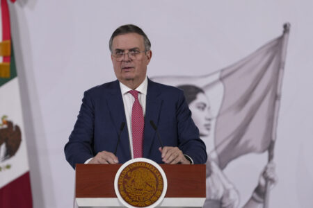Ebrard destaca la recuperación de concesiones mineras