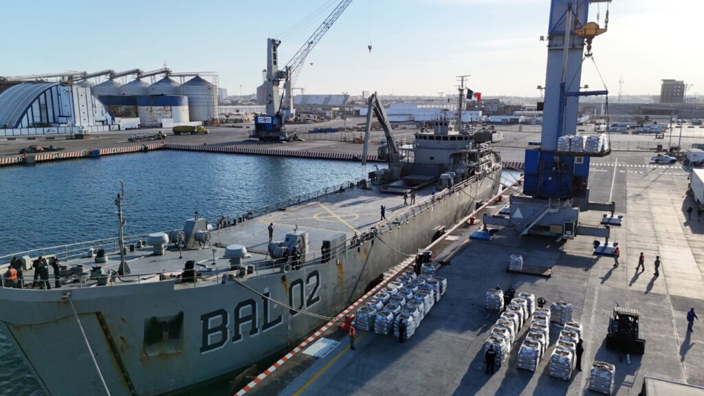 HAqxDB1WEAEyb0d - Petróleo y Energía