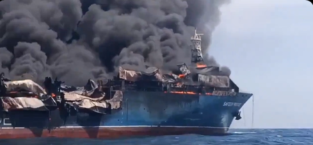 Irán destruye buque petrolero en el Estrecho de Ormuz pese a advertencias de Estados Unidos