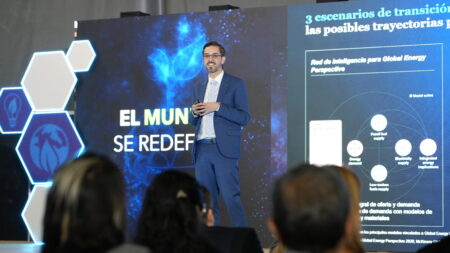 Fósiles se afianzan en la transición energética: demanda de petróleo, gas y carbón seguirá al alza