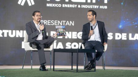 Ian de la Garza, CEO de FINSOLAR y Germán Sánchez, Director editorial de Petróleo & Energía - Petróleo y Energía Ian de la Garza, CEO de FINSOLAR y Germán Sánchez, Director editorial de Petróleo & Energía
