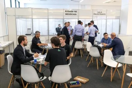 Mesas de negocio en Expo MEiH