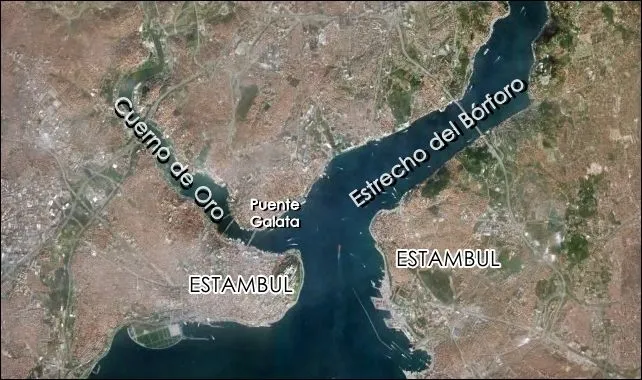 Mapa satelital de Estambul mostrando el Cuerno de Oro, el Puente Galata y el Estrecho del Bósforo.
