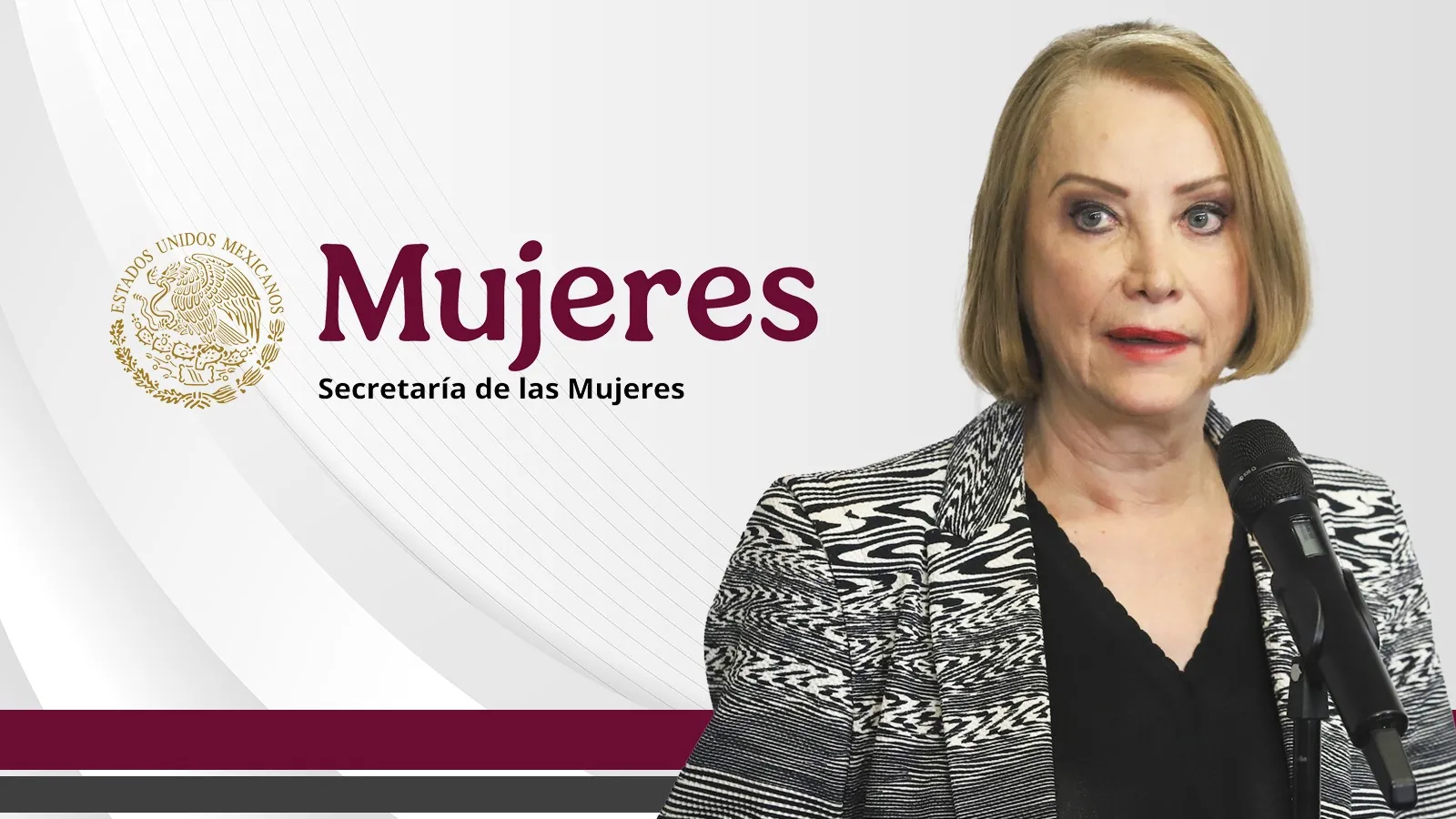 Banner for la Secretaría de las Mujeres with the gold seal on the left and a woman speaking into a microphone on the right.