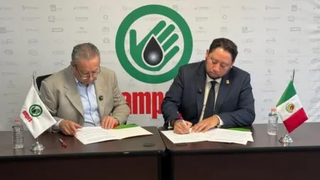 Convenio de colaboración entre AMPES y Petróleo & Energía