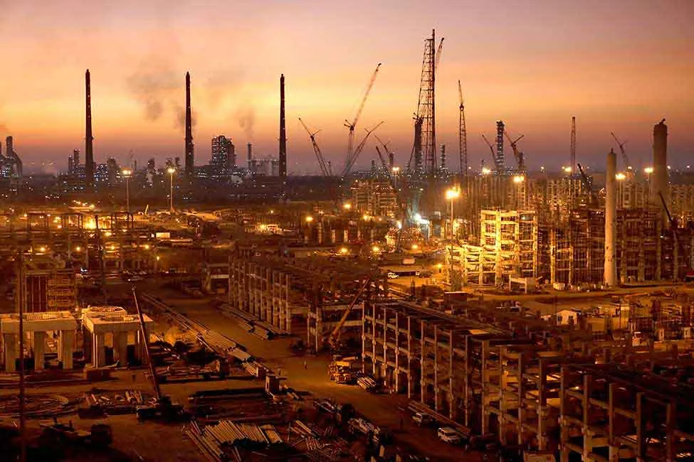 Las refinerías más grandes del mundo y su impacto económico, Ranking global de refinerías por capacidad de procesamiento, Capacidad y alcance de las mayores refinerías internacionales