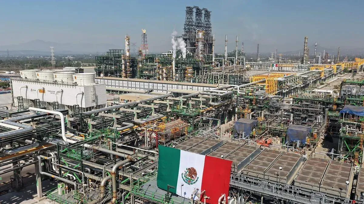 Pemex produce más